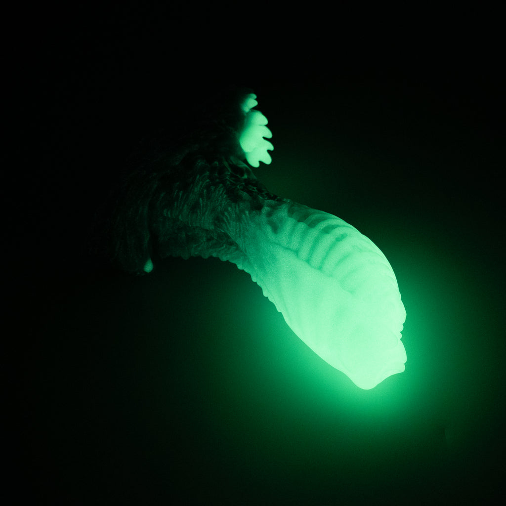 X3MJQ77 Shin Medium 0050 UV GITD GOBLIN HOLE
