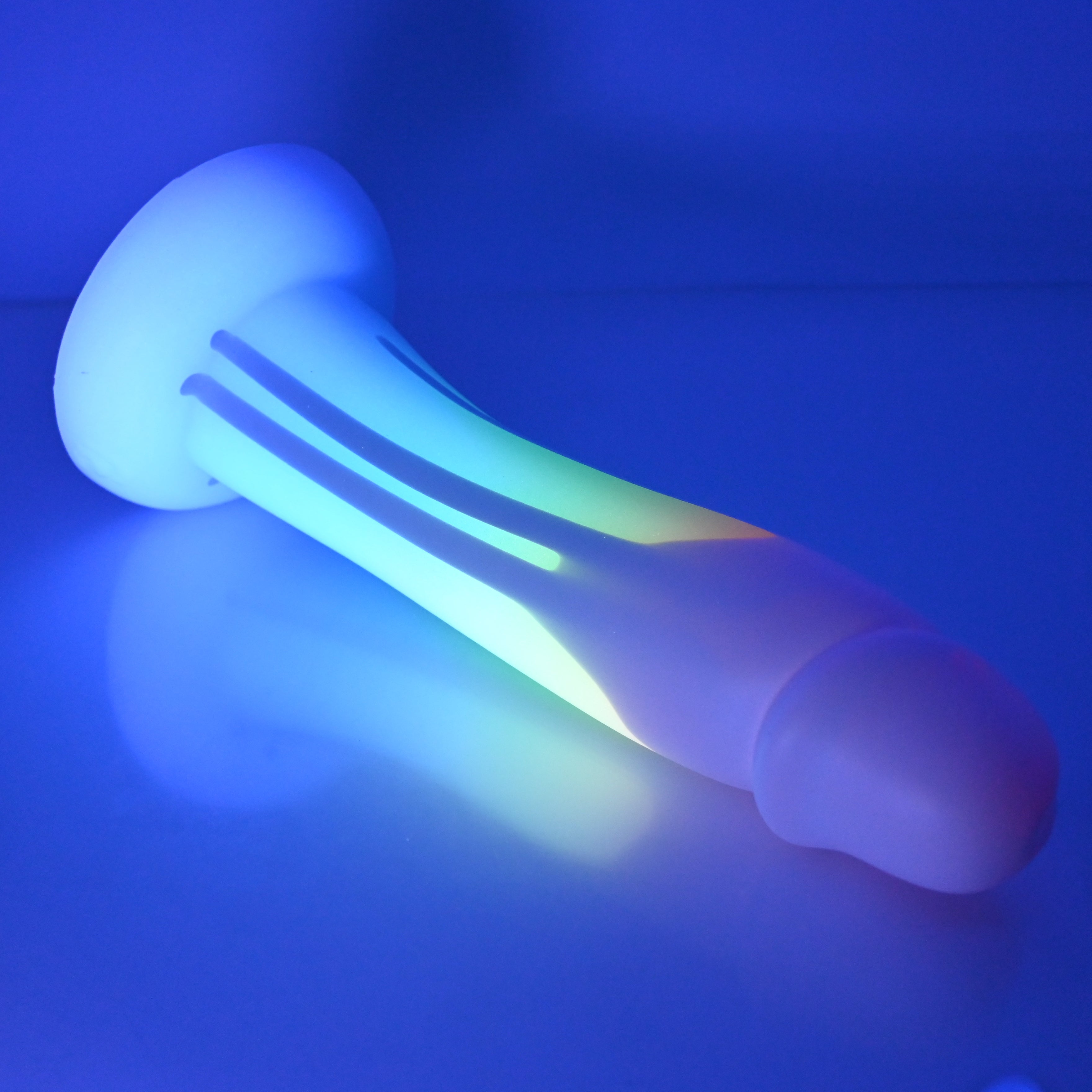 Z4SEK77 Caelus Large 0030 UV GITD