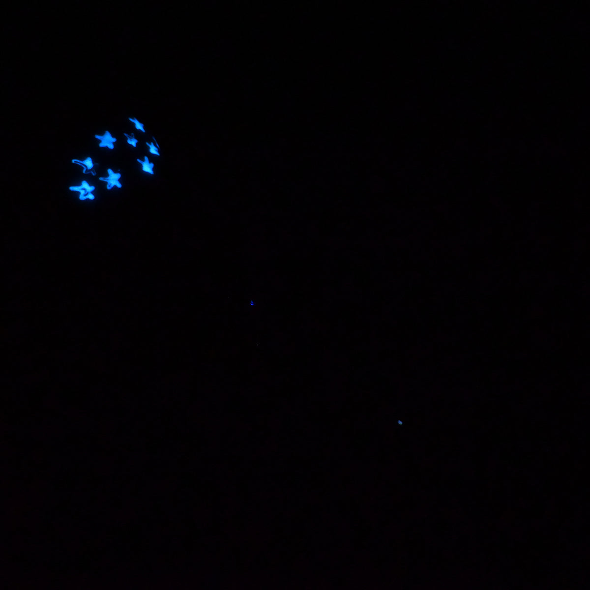 U4SKR96 Cirrus Large 0030 UV GITD CS