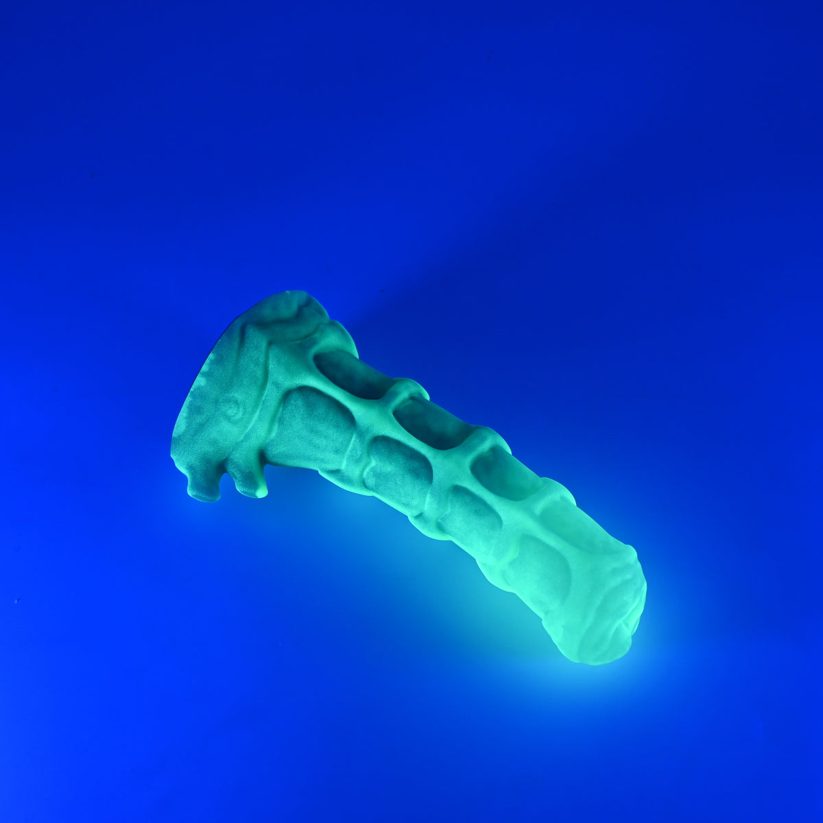 42MKQ56 Helhestr Small 0050 UV GITD CS