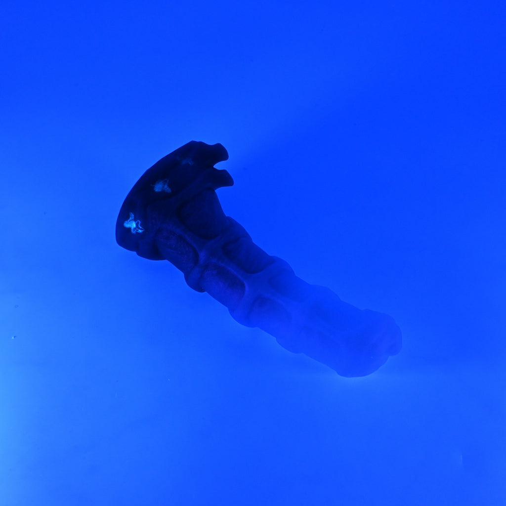 42SKQ57 Helhestr Small 0030 UV GITD CS
