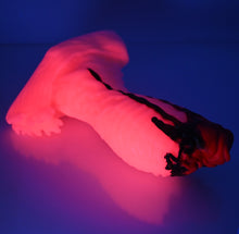 Load image into Gallery viewer, X3MEK42 Shin Medium 0050 UV GITD
