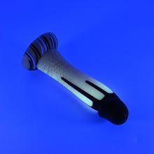 Load image into Gallery viewer, Z2SJS72 Caelus Small 0030 UV GITD
