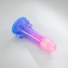 Load image into Gallery viewer, V2SHP58 Vaeriya Small 0030 UV GITD CS
