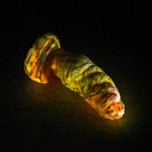 Load image into Gallery viewer, P2MHP17 Pluto Small 0050 UV GITD
