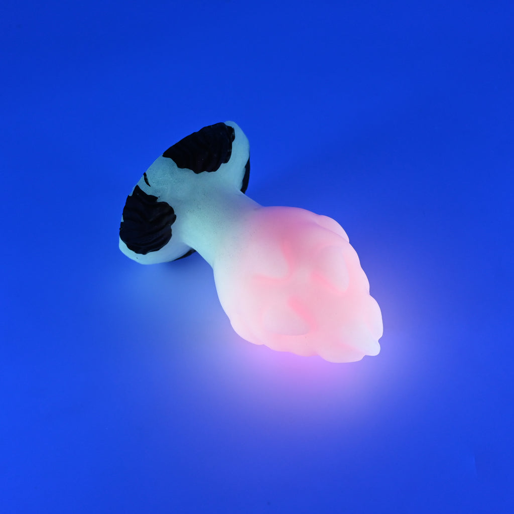 F3SJR66 Dragonfruit Plug Medium 0030 UV GITD