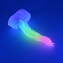 Load image into Gallery viewer, V2THP64 Snark&#39;s Maw Small NC 0031 UV CS
