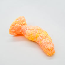 Load image into Gallery viewer, B3MHN72 Flora Medium 0050 UV GITD
