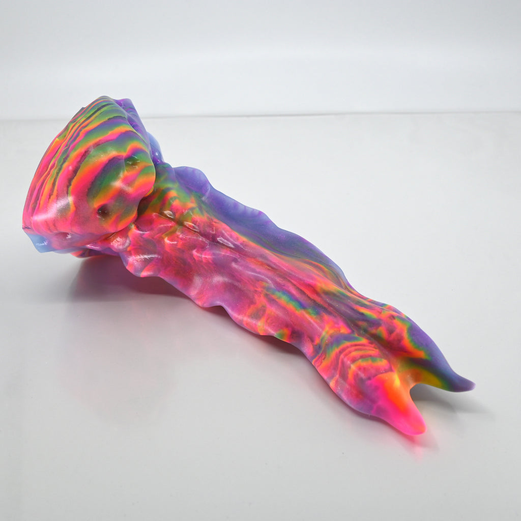 V2SBP28 Snark's Maw Small 0030 UV GITD