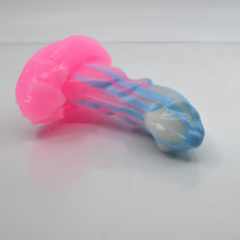 Load image into Gallery viewer, R2SCQ37 Oberon Small 0030 UV GITD
