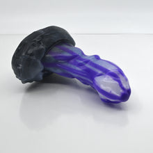 Load image into Gallery viewer, R2SCQ39 Oberon Small 0030 UV GITD
