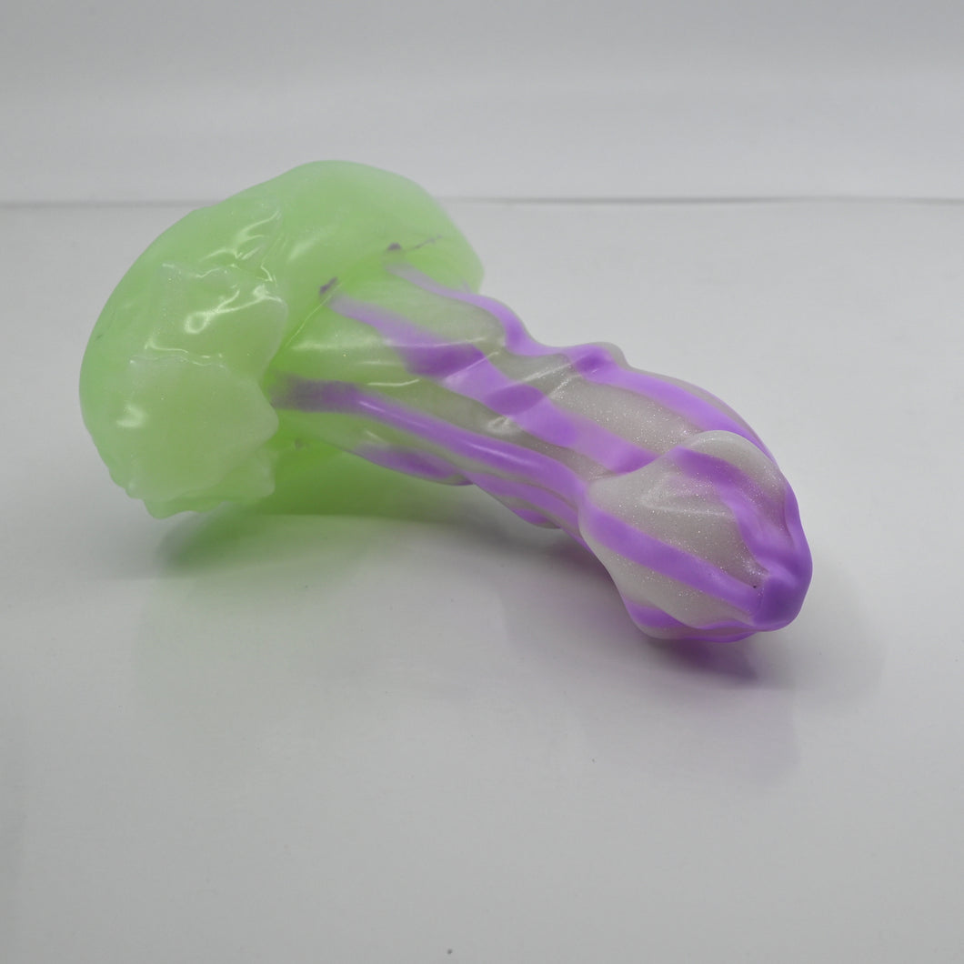 R2SCQ36 Oberon Small 0030 UV GITD