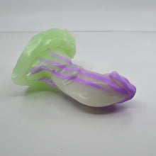 Load image into Gallery viewer, R2SCQ36 Oberon Small 0030 UV GITD
