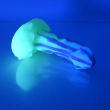 Load image into Gallery viewer, R2SCQ36 Oberon Small 0030 UV GITD
