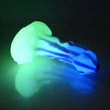 Load image into Gallery viewer, R2SCQ36 Oberon Small 0030 UV GITD
