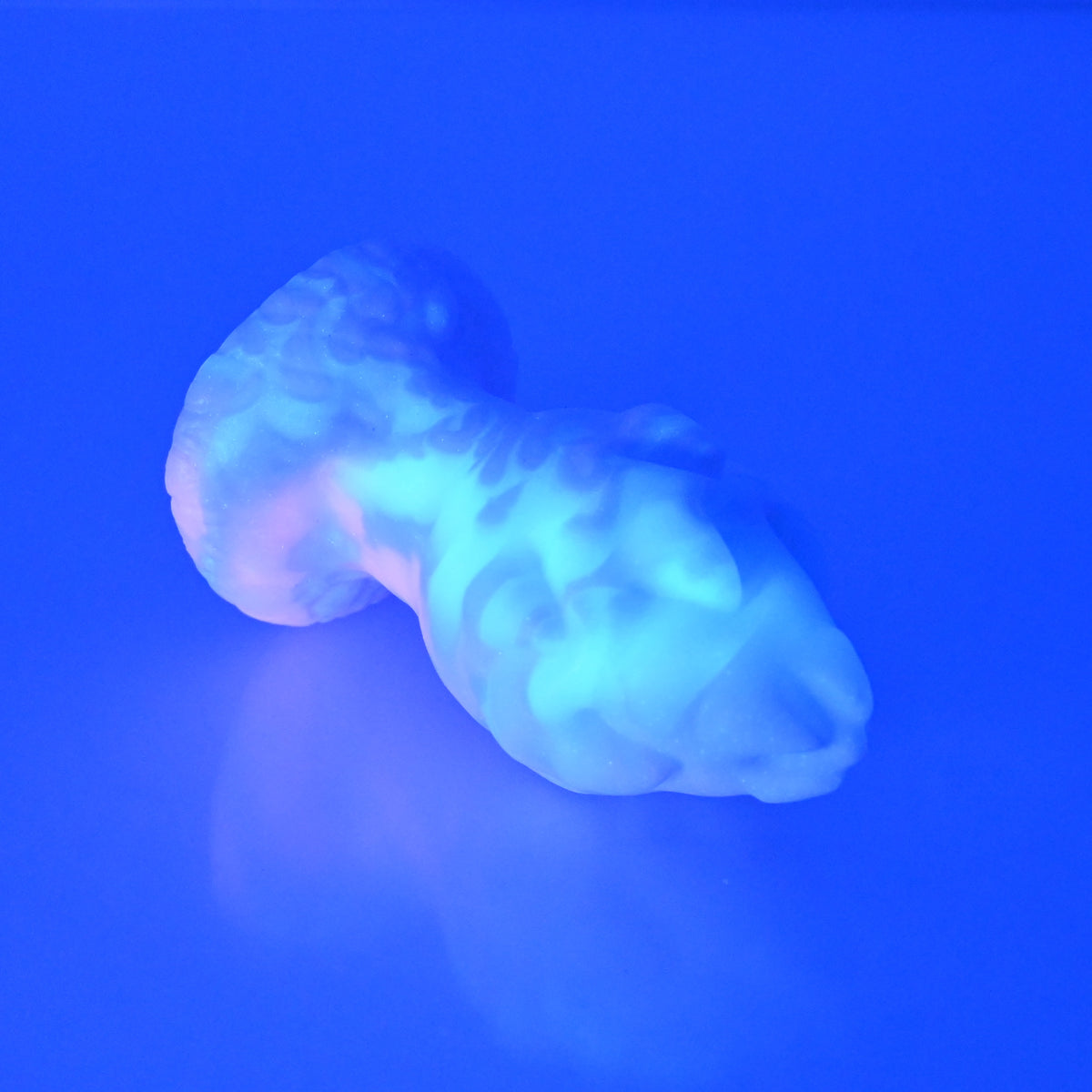 F1MDM43 Dragonfruit Plug Mini 0050 UV GITD CS