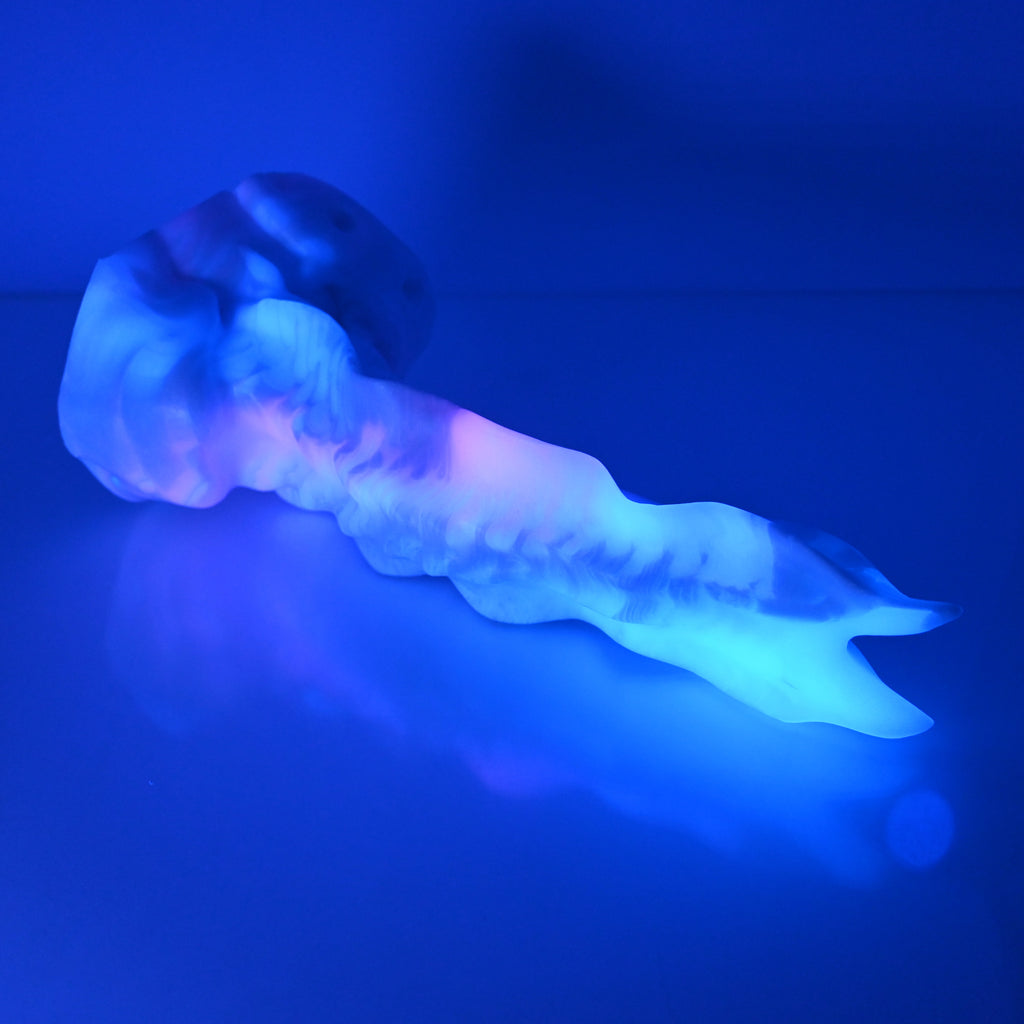 V3MDN62 Snark's Maw Medium 0050 UV GITD CS