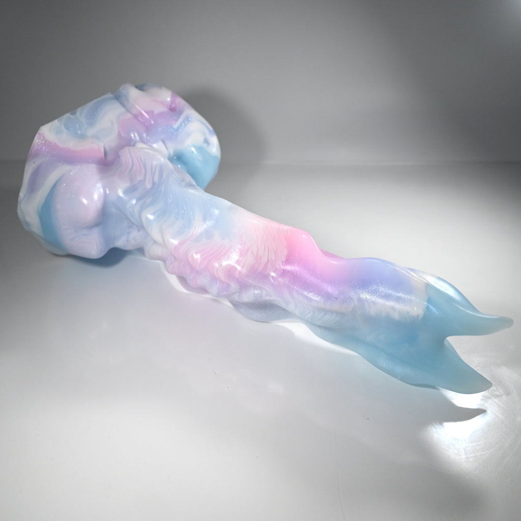 V4MDN63 Snark's Maw Large 0050 UV GITD CS