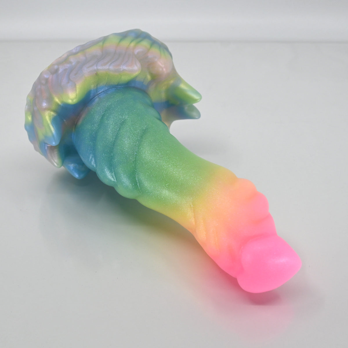 S2MBQ21 Snark Small 0050 UV GITD