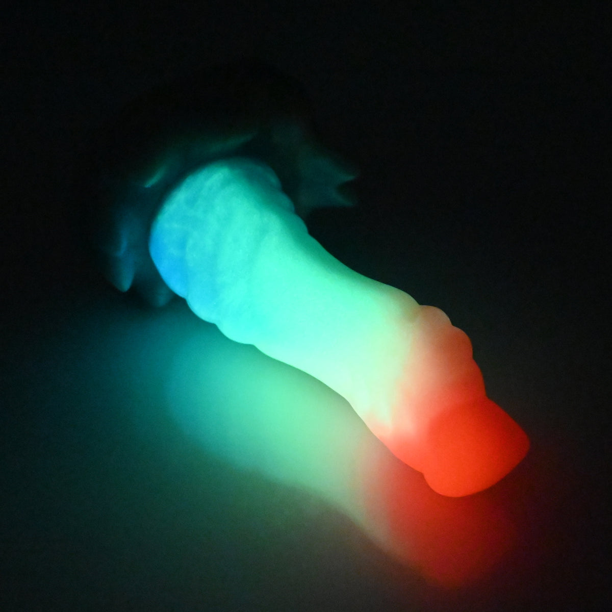 S2MBQ21 Snark Small 0050 UV GITD