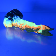 Load image into Gallery viewer, V2MCR87 Snark&#39;s Maw Small 0050 UV GITD
