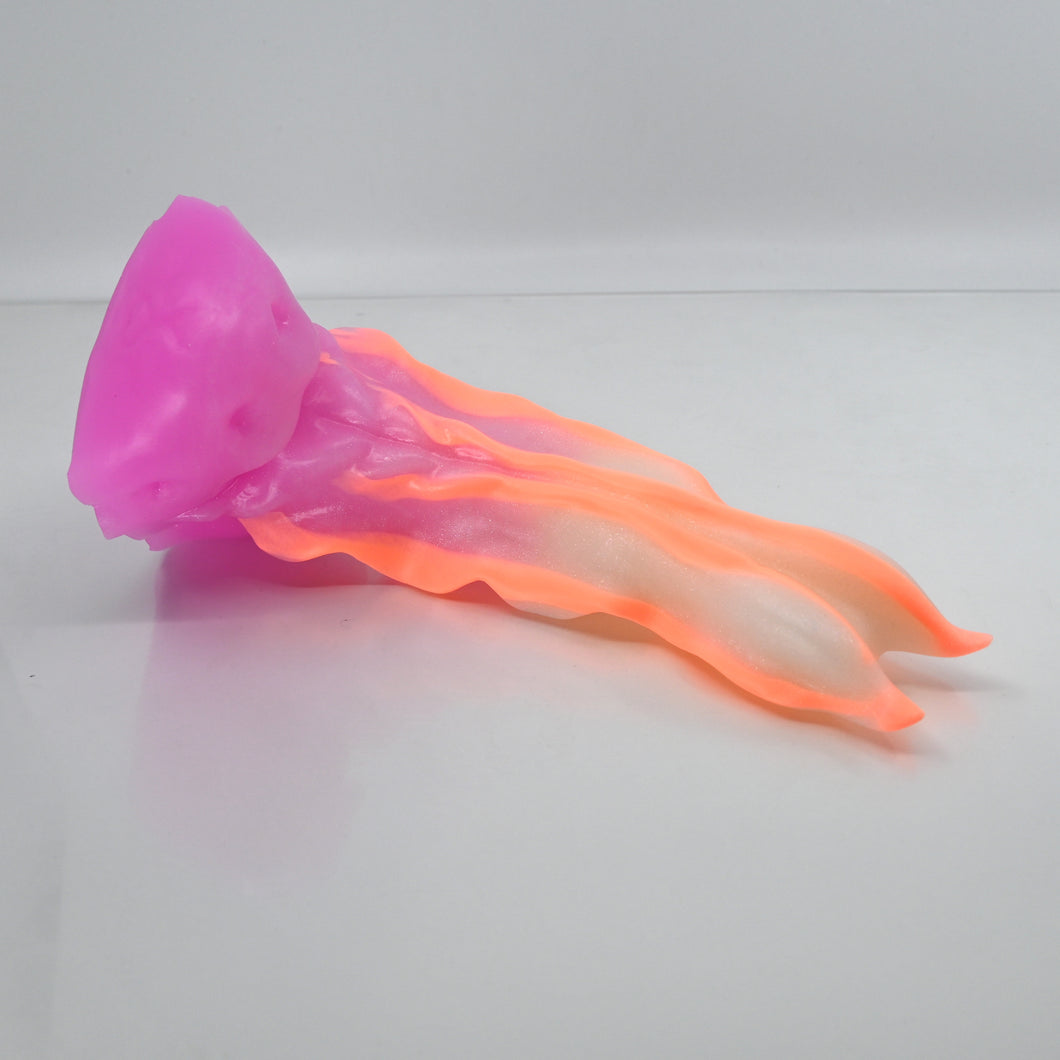 V2SCR90 Snark's Maw Small 0030 UV GITD