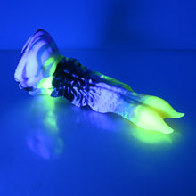 Load image into Gallery viewer, V2MCR88 Snark&#39;s Maw Small 0050 UV GITD
