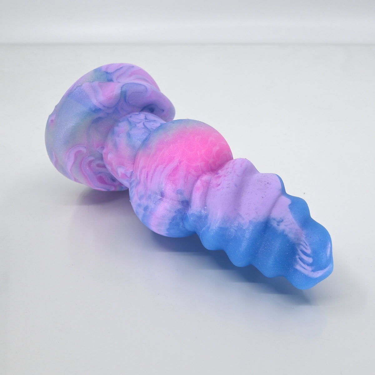 P2MBQ11 Pluto Small 0050 UV GITD