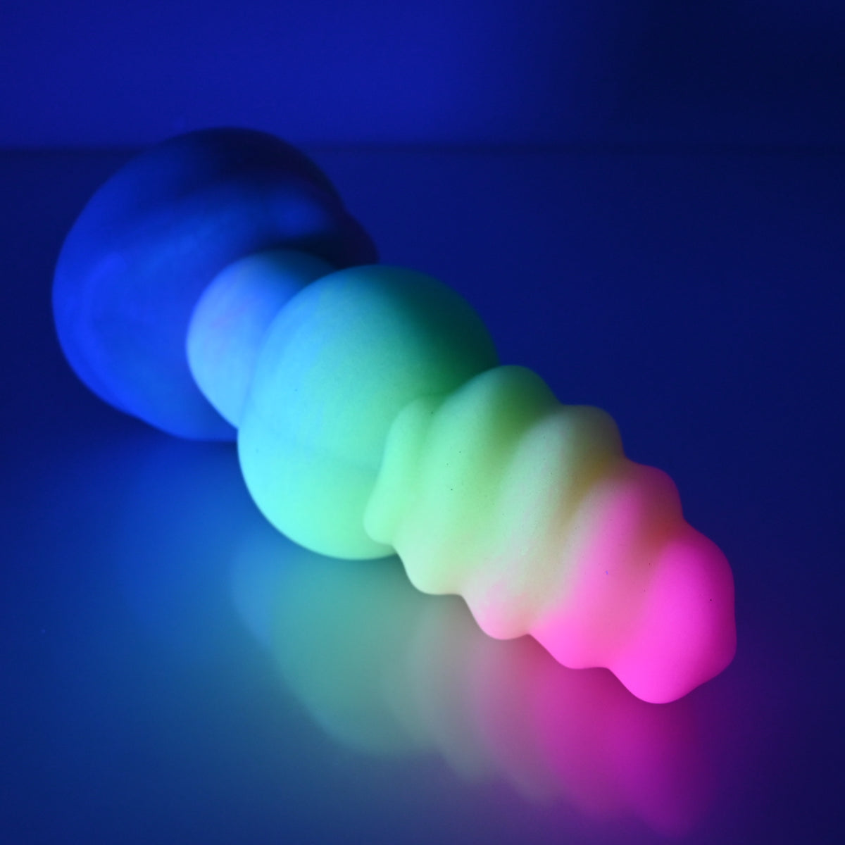 P3MBQ06 Pluto Medium 0050 UV GITD