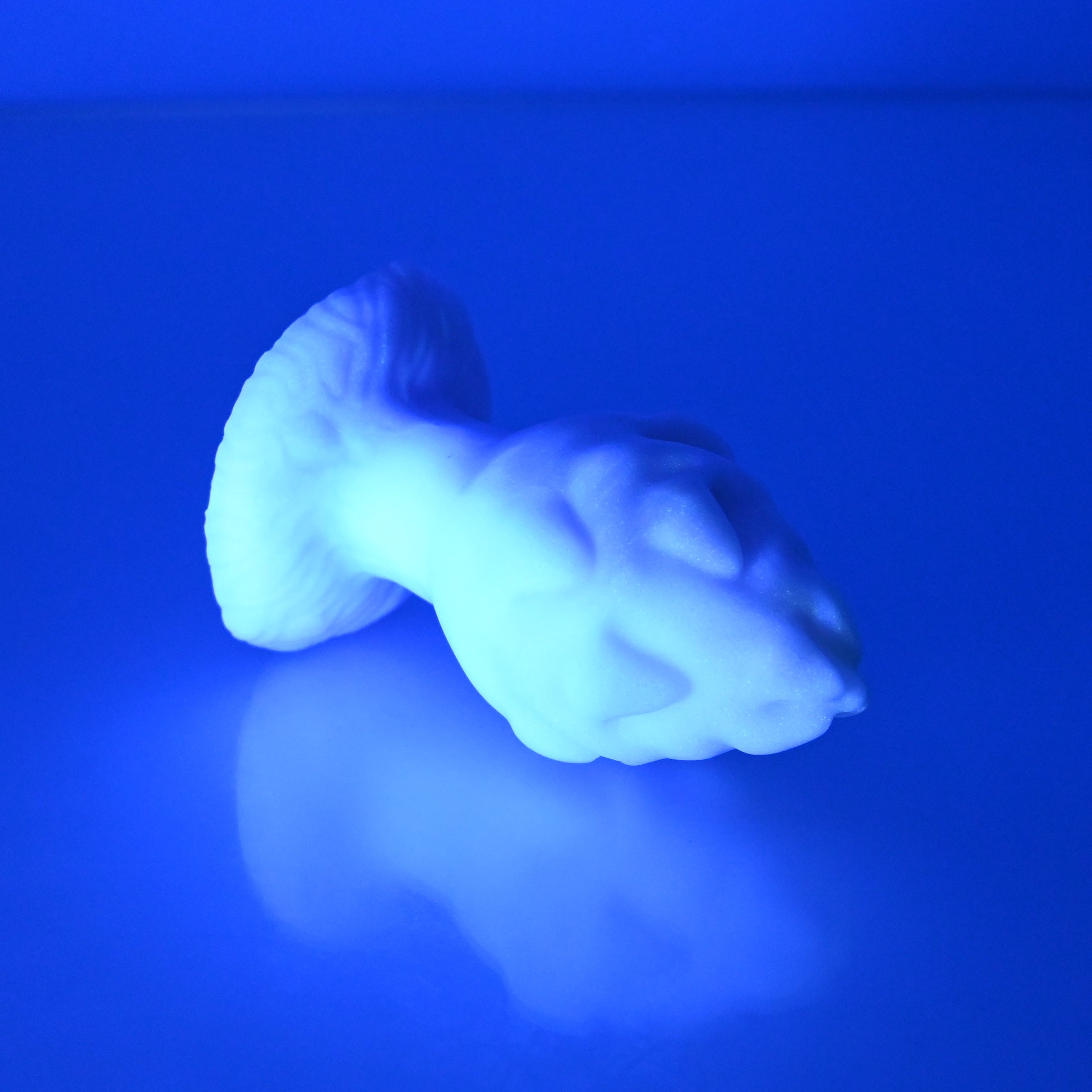 F1MCR05 Dragonfruit Plug Mini 0050 UV GITD