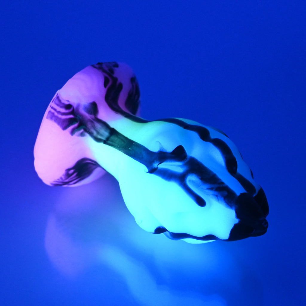 F1MBQ75 Dragonfruit Plug Mini 0050 UV GITD