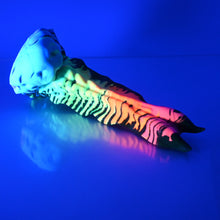 Load image into Gallery viewer, V2SCT26 Snark&#39;s Maw Small 0030 UV GITD
