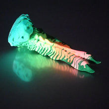 Load image into Gallery viewer, V2SCT26 Snark&#39;s Maw Small 0030 UV GITD
