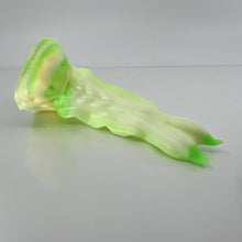 Load image into Gallery viewer, V2SCT23 Snark&#39;s Maw Small 0030 UV GITD
