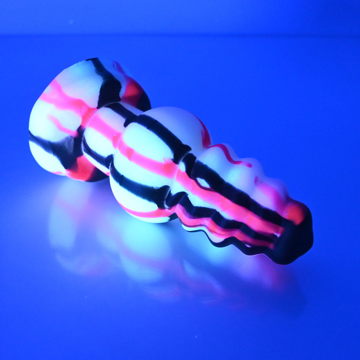 P2MBR38 Pluto Small 0050 UV GITD