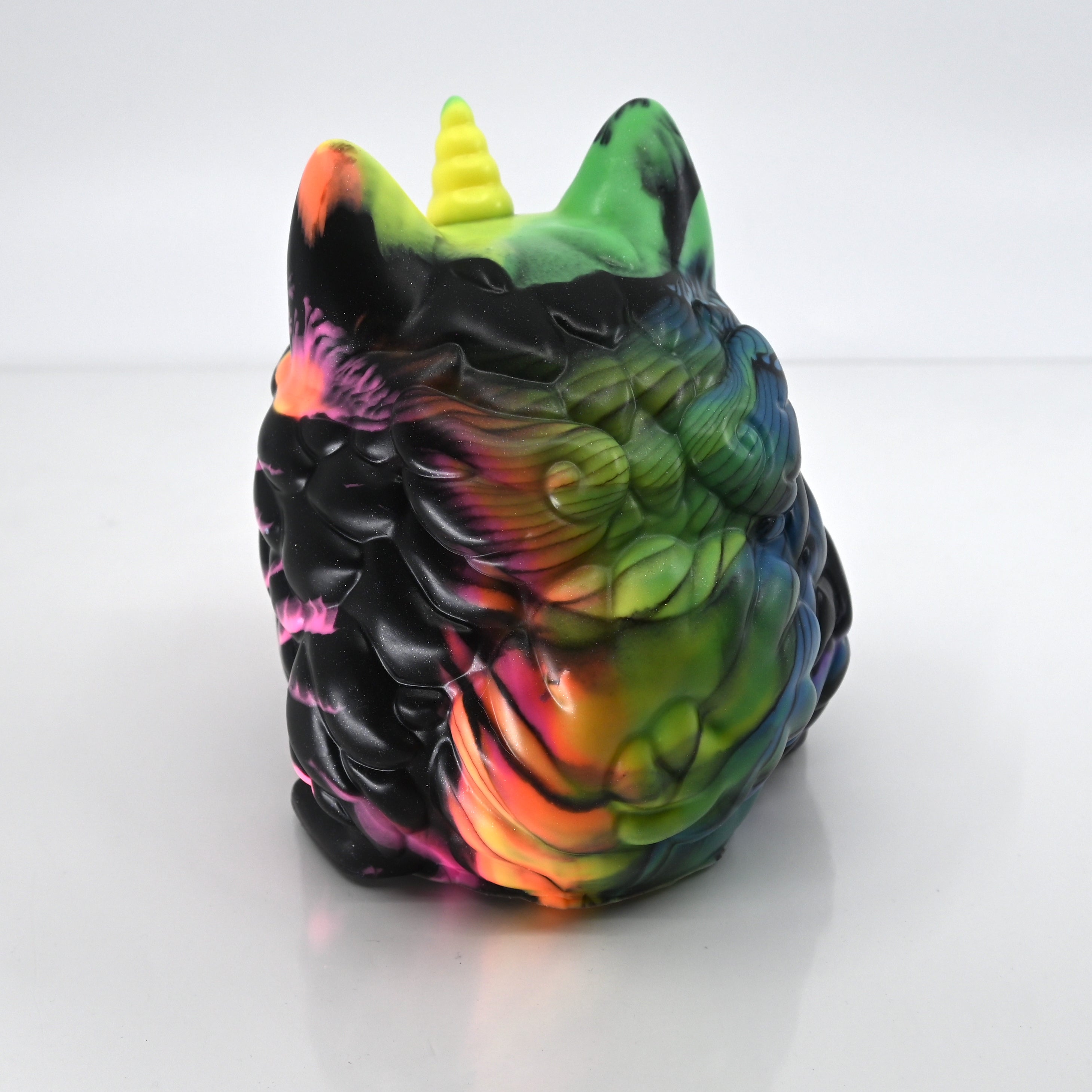 1PSCS17 Puppicorn Large 0030 UV GITD