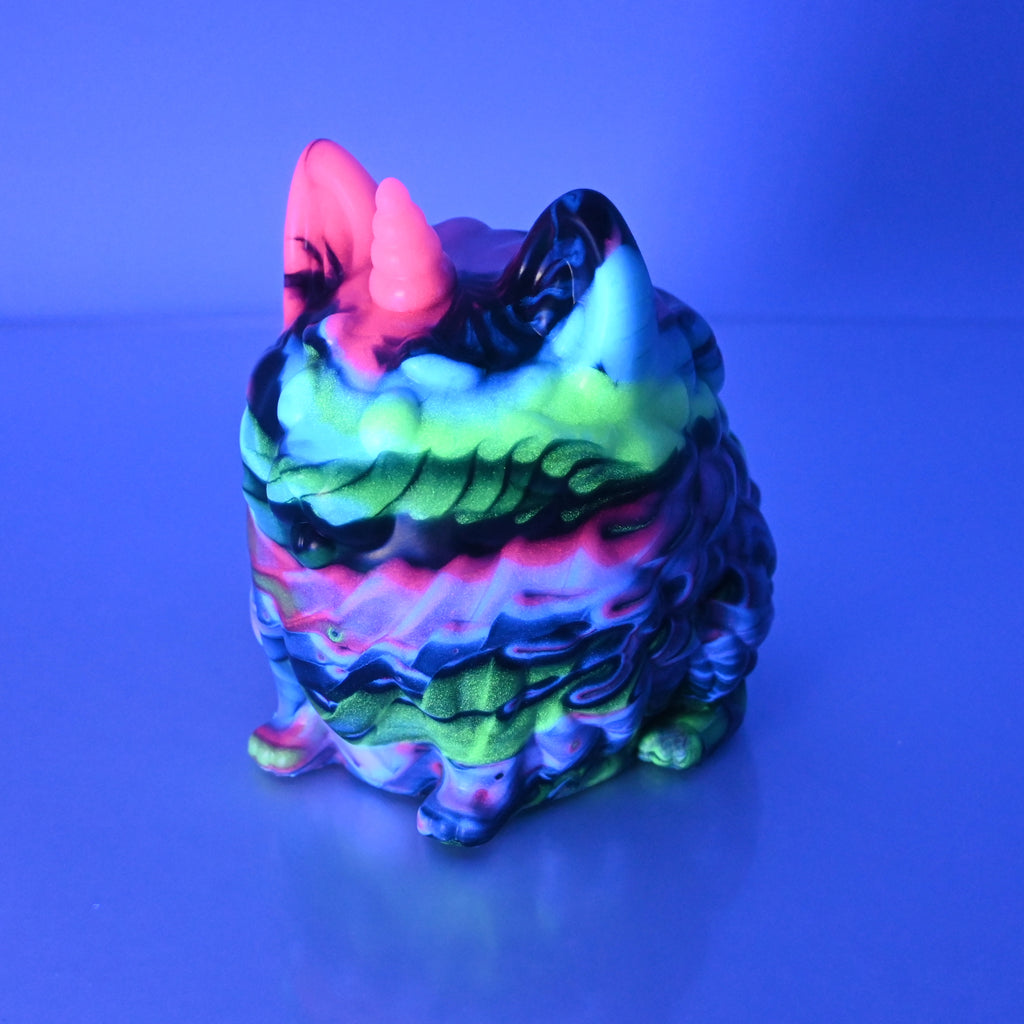 1PMCU91 Puppicorn Large 0050 UV GITD