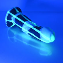 Load image into Gallery viewer, T3MBV09 Titan Medium 0050 UV GITD
