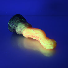 Load image into Gallery viewer, H2MCW28 Hydrae Small 0050 UV GITD
