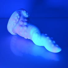 Load image into Gallery viewer, N3SBU68 Nereid Medium 0030 UV GITD
