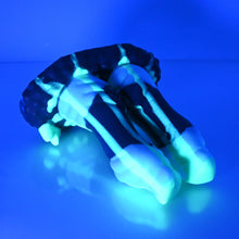 Load image into Gallery viewer, A2MBU10 Auren Small 0050 UV GITD
