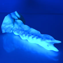 Load image into Gallery viewer, V1SBW79 Snark&#39;s Maw Mini 0030 UV GITD
