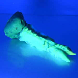 V1NBW85 Snark's Maw Mini NC 0031 UV GITD