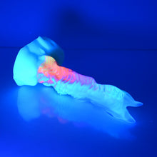 Load image into Gallery viewer, V2TBW76 Snark's Maw Small NC 0031 UV GITD
