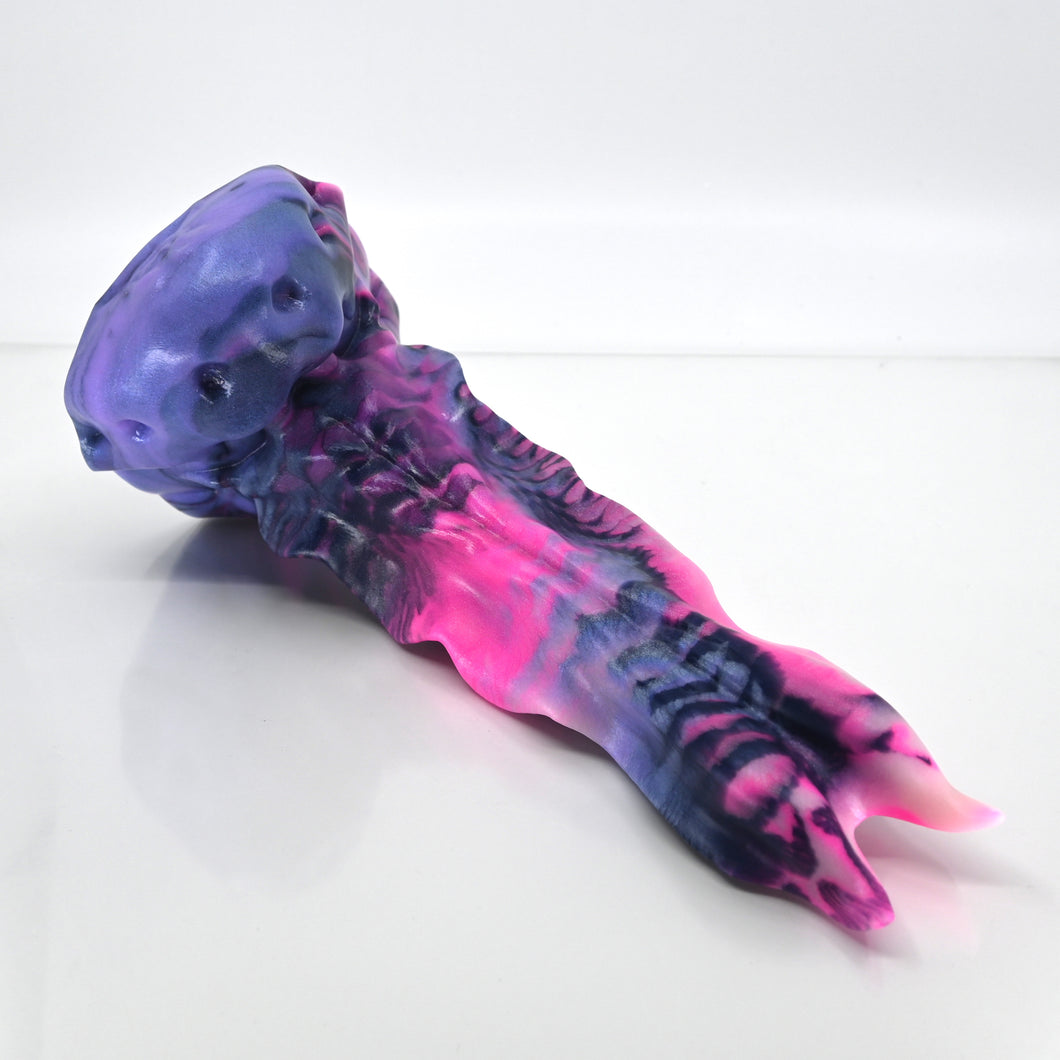 V3MBW62 Snark's Maw Medium 0050 UV GITD