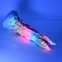 Load image into Gallery viewer, V3MBW62 Snark&#39;s Maw Medium 0050 UV GITD
