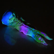 Load image into Gallery viewer, V3MBW62 Snark&#39;s Maw Medium 0050 UV GITD
