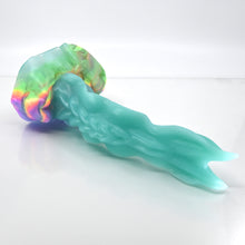 Load image into Gallery viewer, V3TBW66 Snark&#39;s Maw Medium NC 0031 UV GITD

