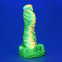 Load image into Gallery viewer, S2SAW95 Snark Small Soft UV GITD
