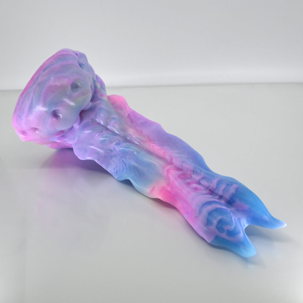 V3MBY82 Snark's Maw Medium 0050 UV GITD